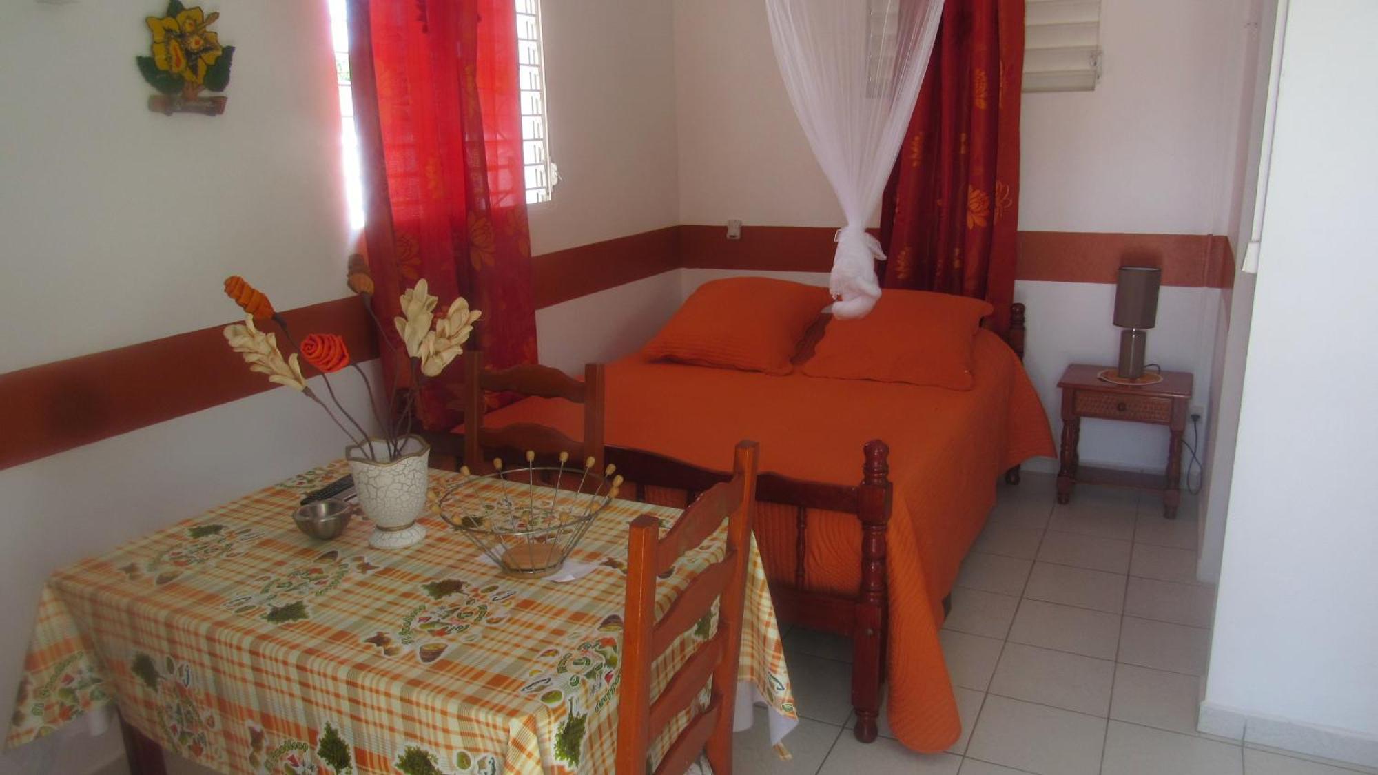 Maison Des Alizes Gros Cap Exterior photo